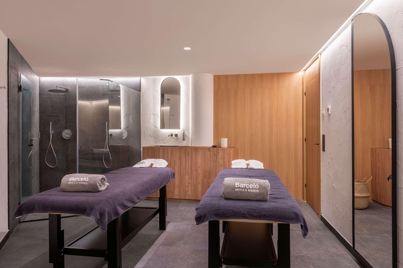 Barcelo-Tenerife-Sports-and-Entertainment-72