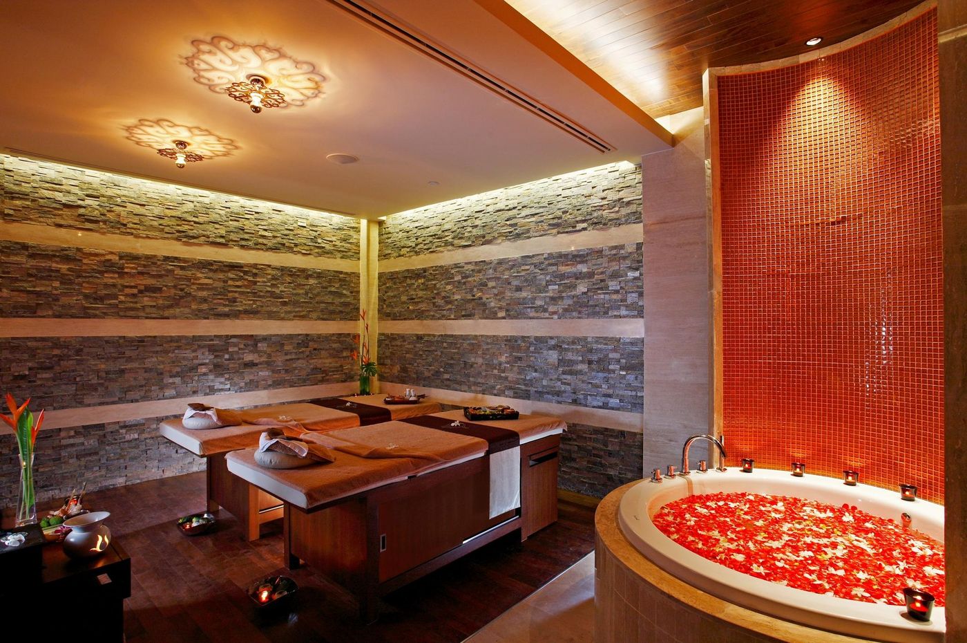 Centara-Grand-Beach-Resort-Phuket-Sports-and-Entertainment-74