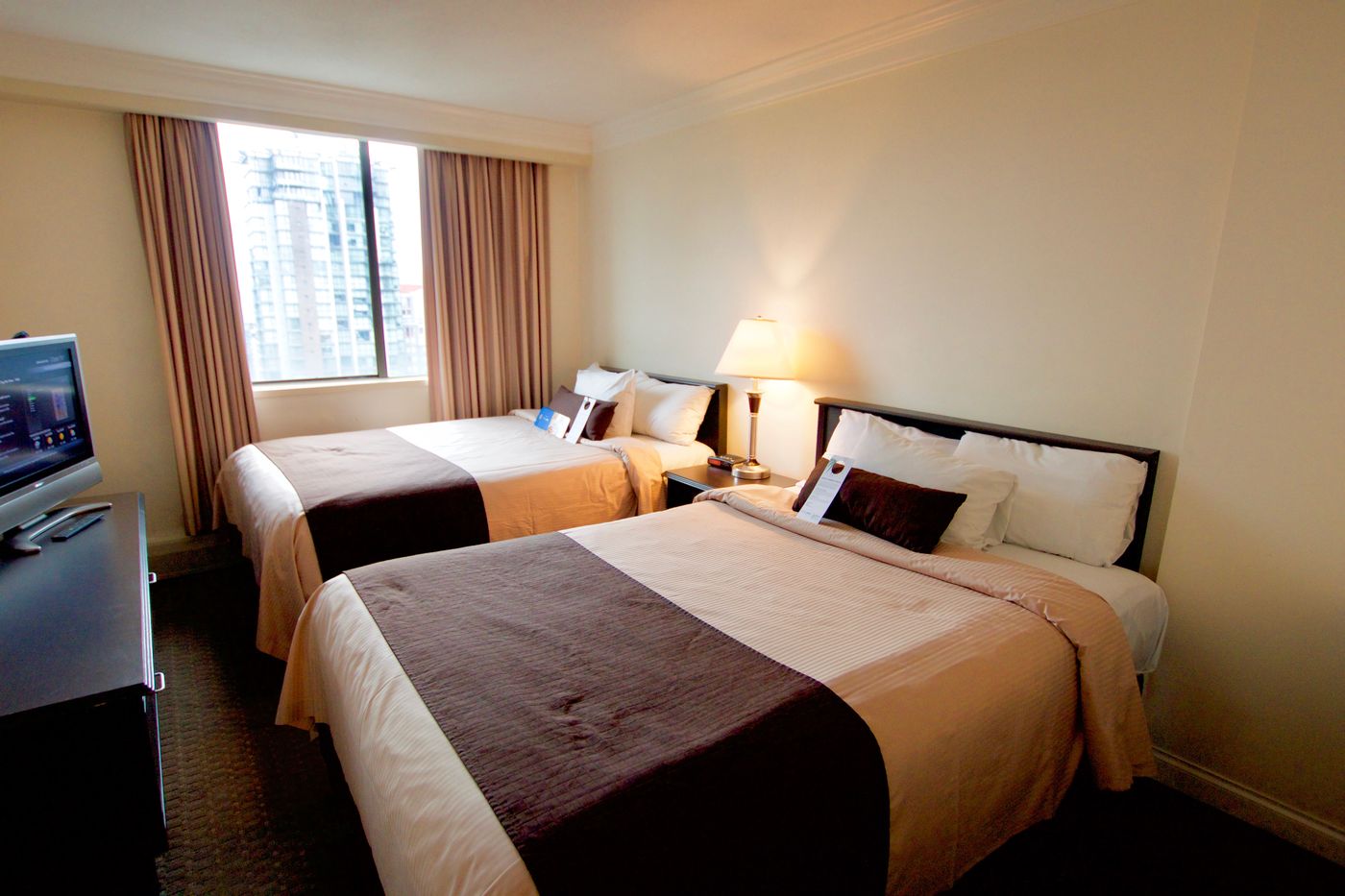 Century-Plaza-Hotel---Spa-Vancouver-Room-70