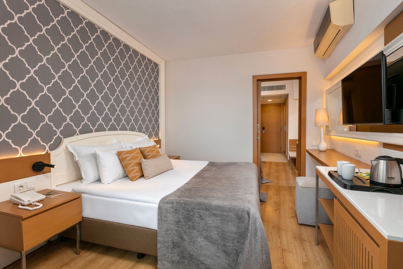 Sherwood Exclusive Lara