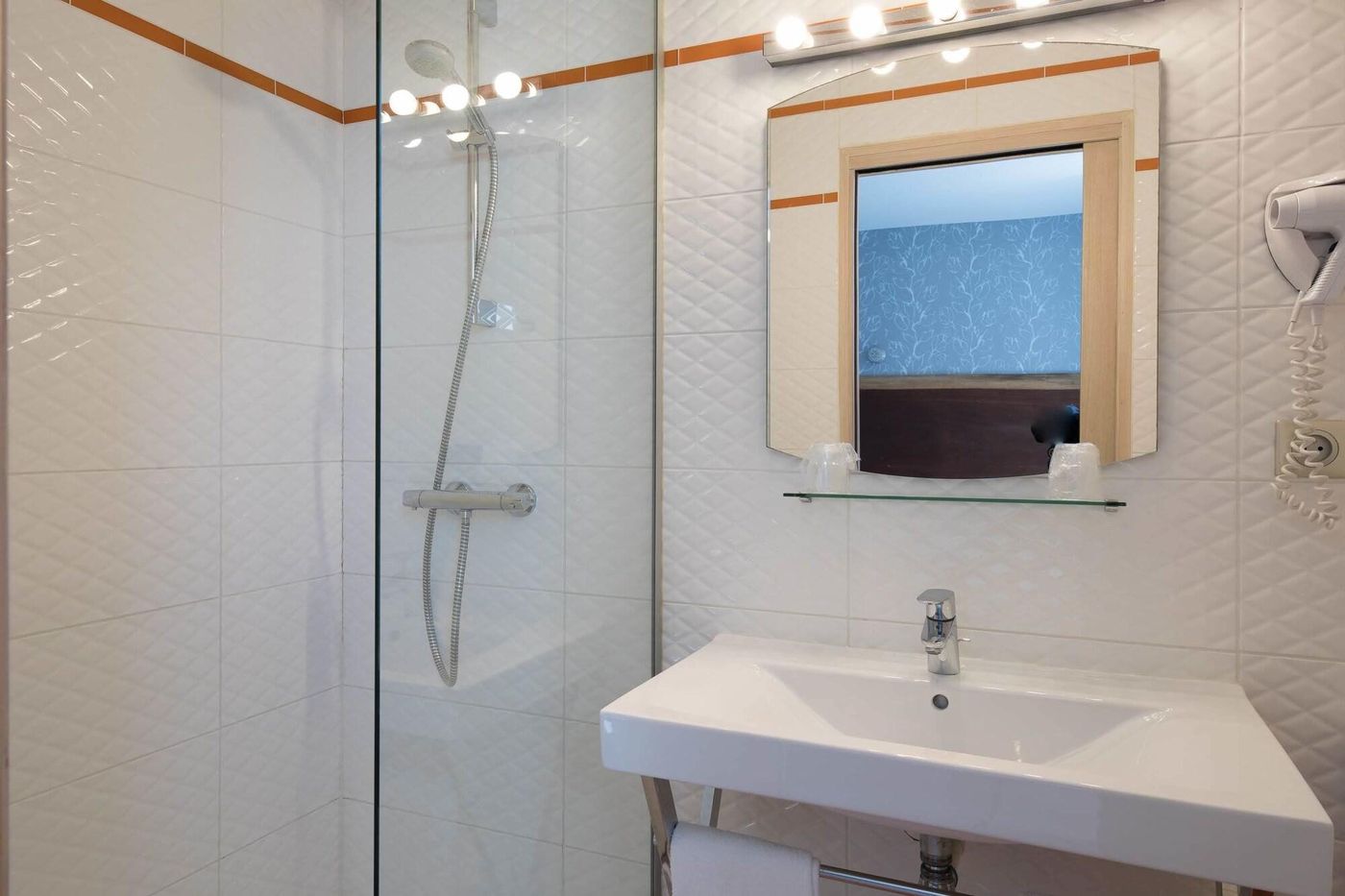 Hôtel Cosmopolitain-France-BIARRITZ-Room-10