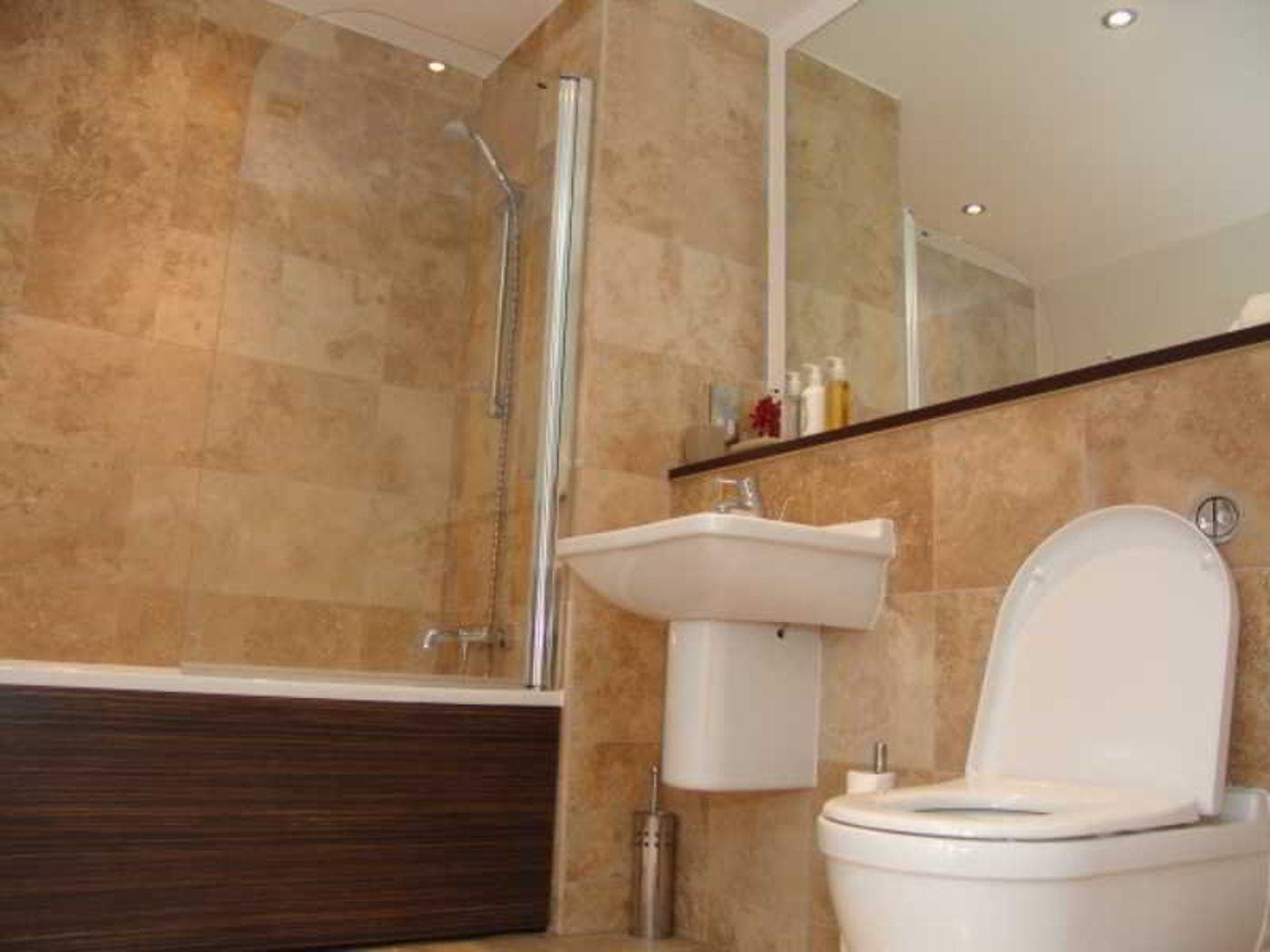 Quay Apartments-United Kingdom-Salford Quays-Room-4