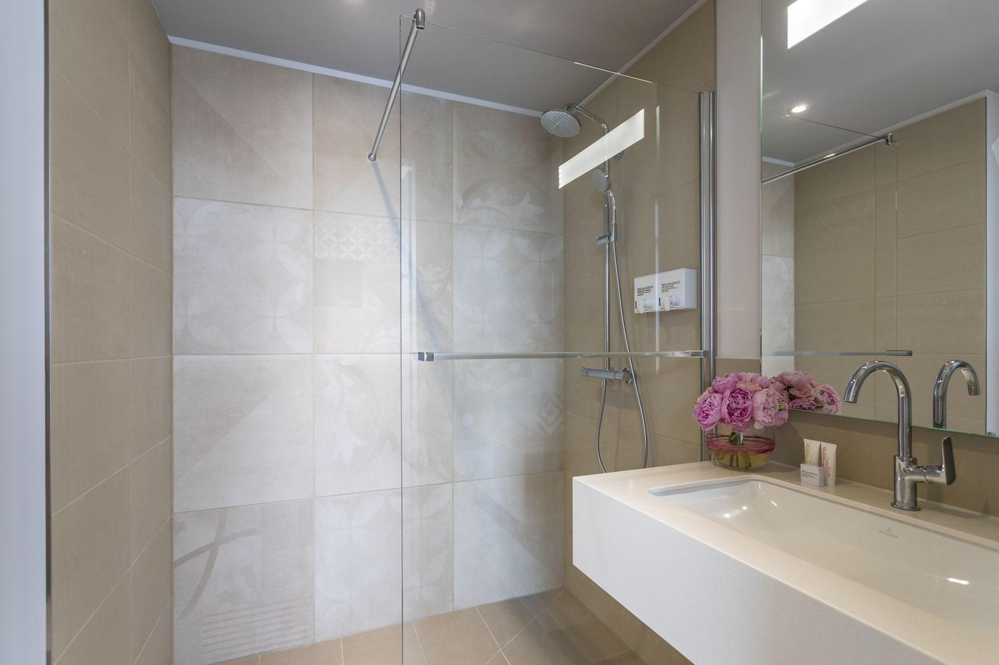 Capri-By-Fraser-Berlin-Room-34