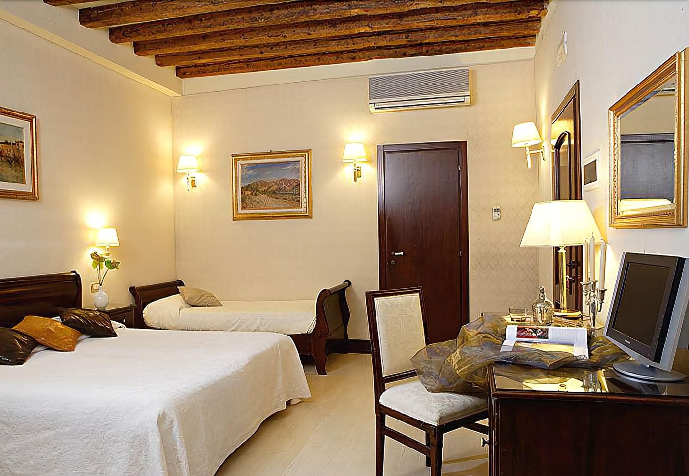 Ca--del-Nobile-Room-13