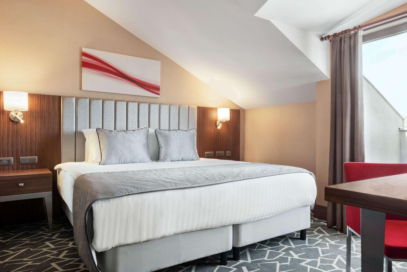 Ramada-by-Wyndham-Istanbul-Alibeykoy-Room-19