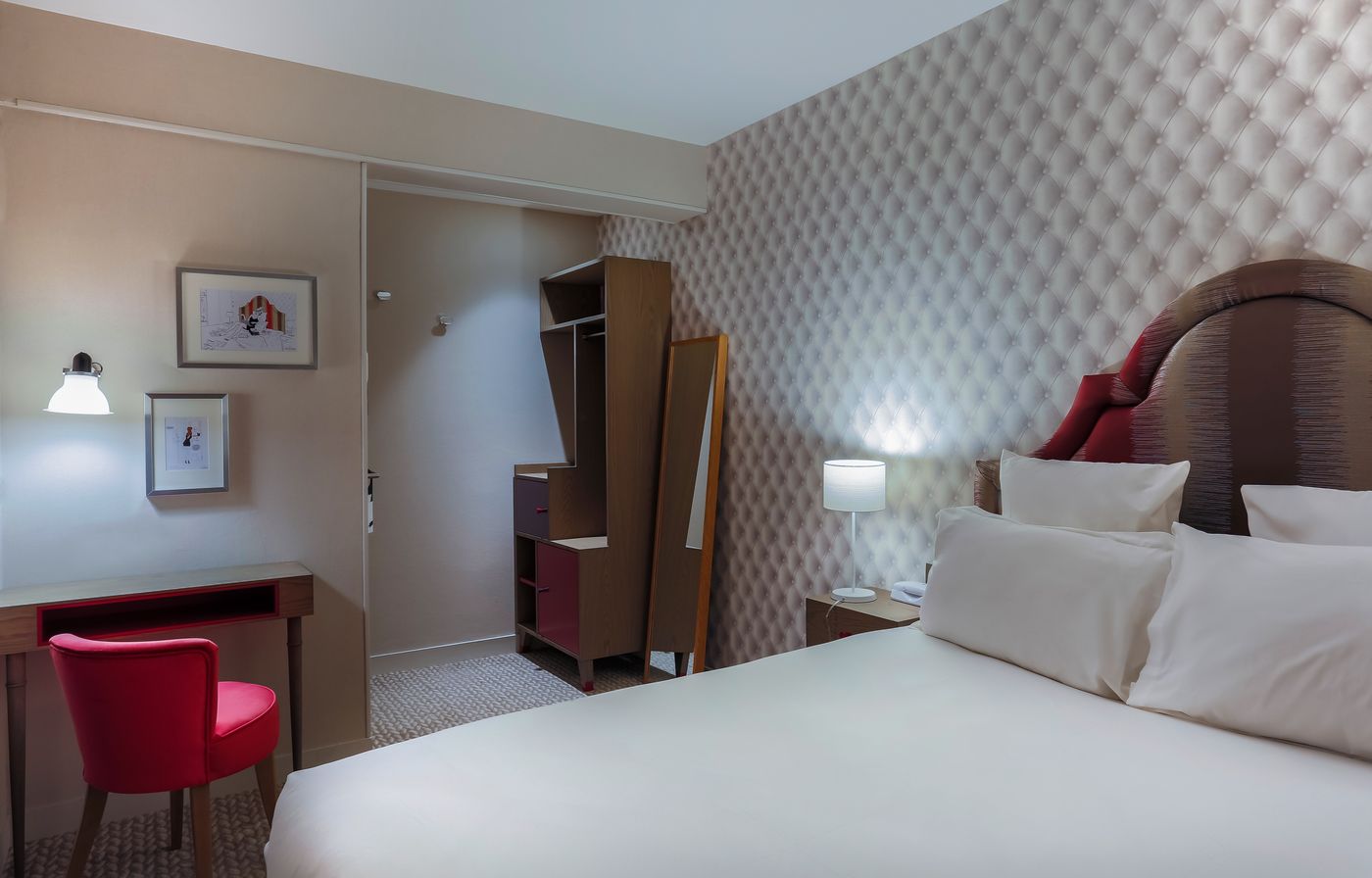 Hotel-La-Parizienne-Room-15
