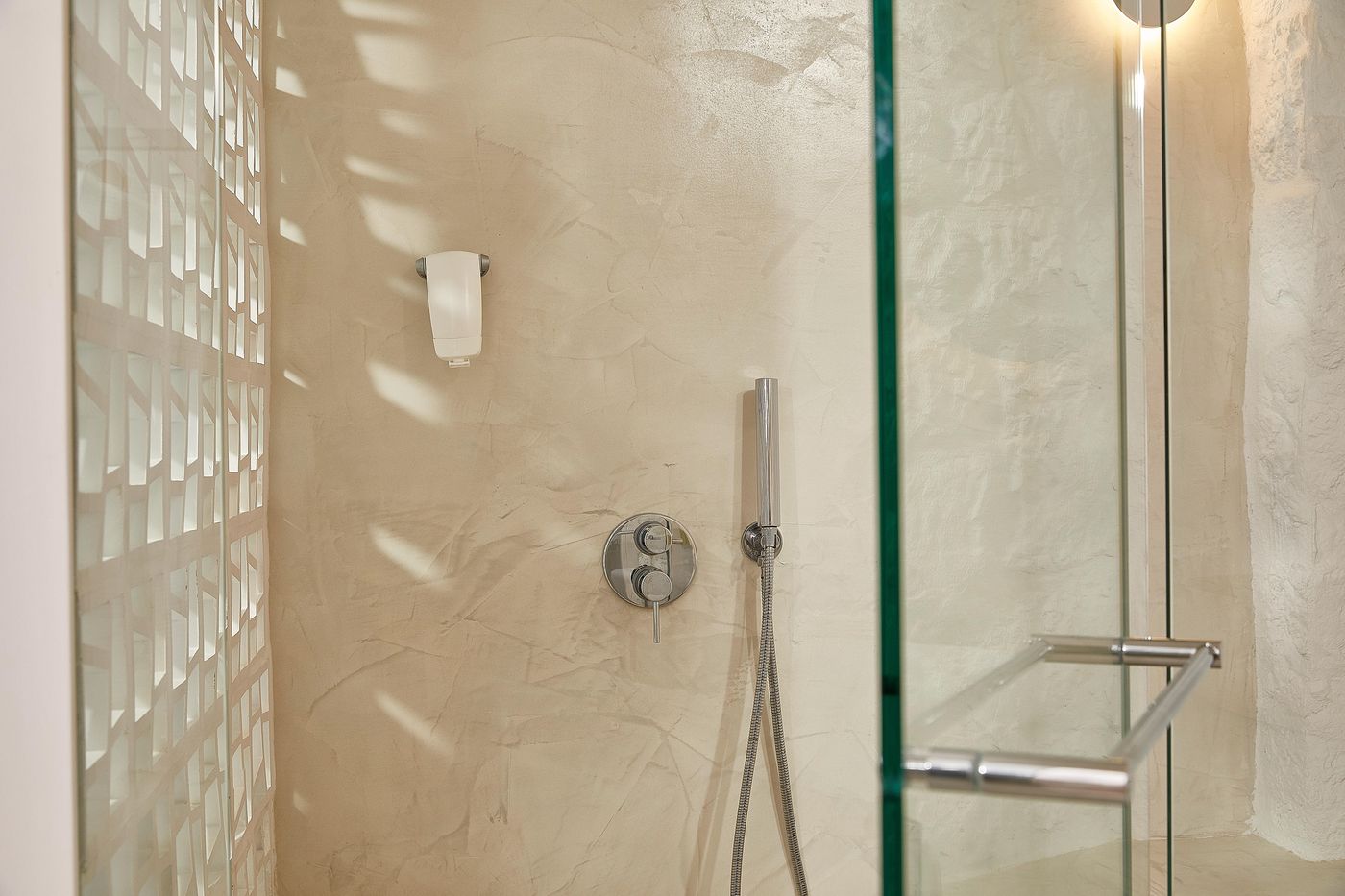 Petri-Suites-Room-51