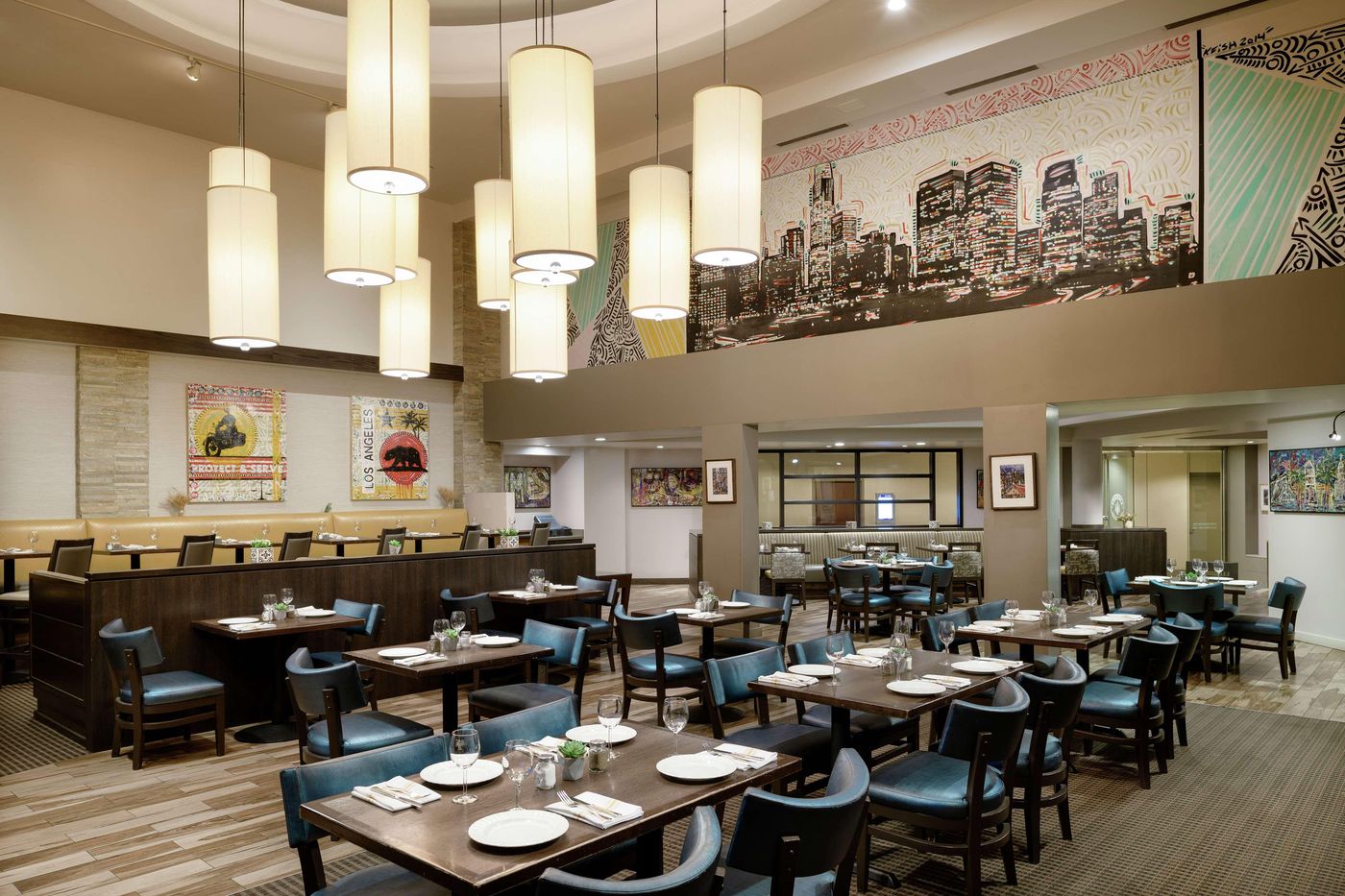 Doubletree-by-Hilton-Los-Angeles-Downtown-Restaurant-32