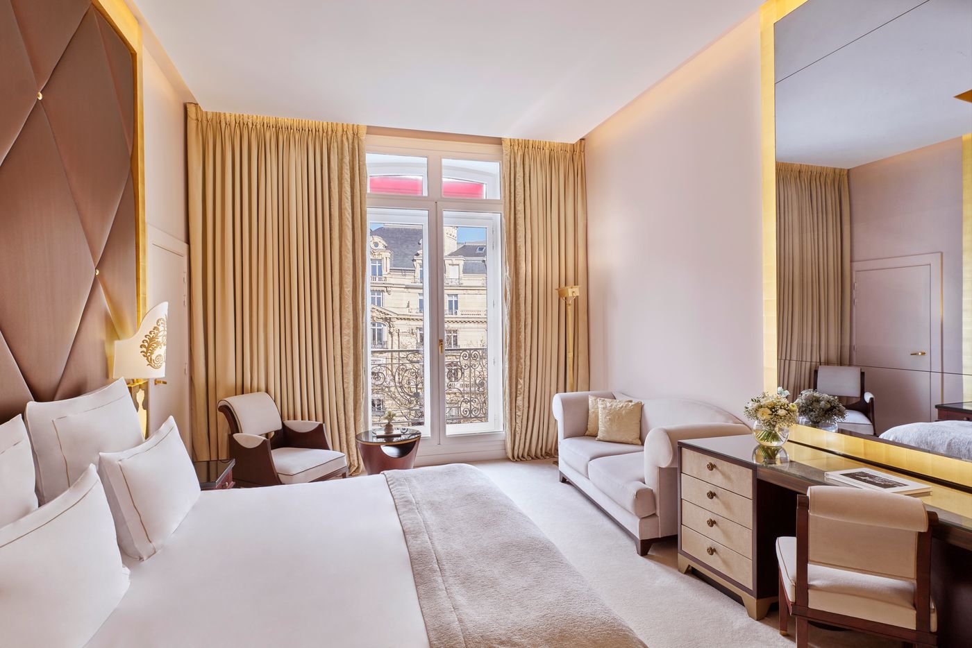 Hotel-Barriere-Le-Fouquets-Paris-Room-24