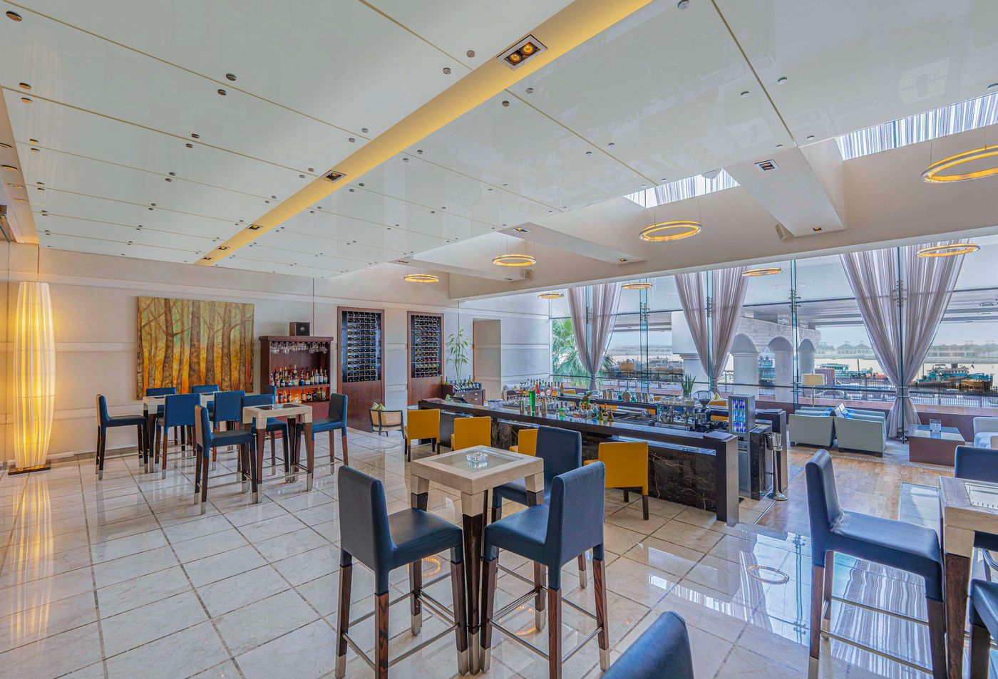 Hyatt-Regency-Dubai-Bar-38