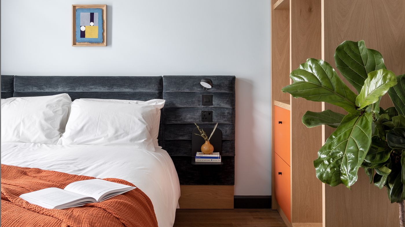 Beckett-Locke--North-Docks-Room-25