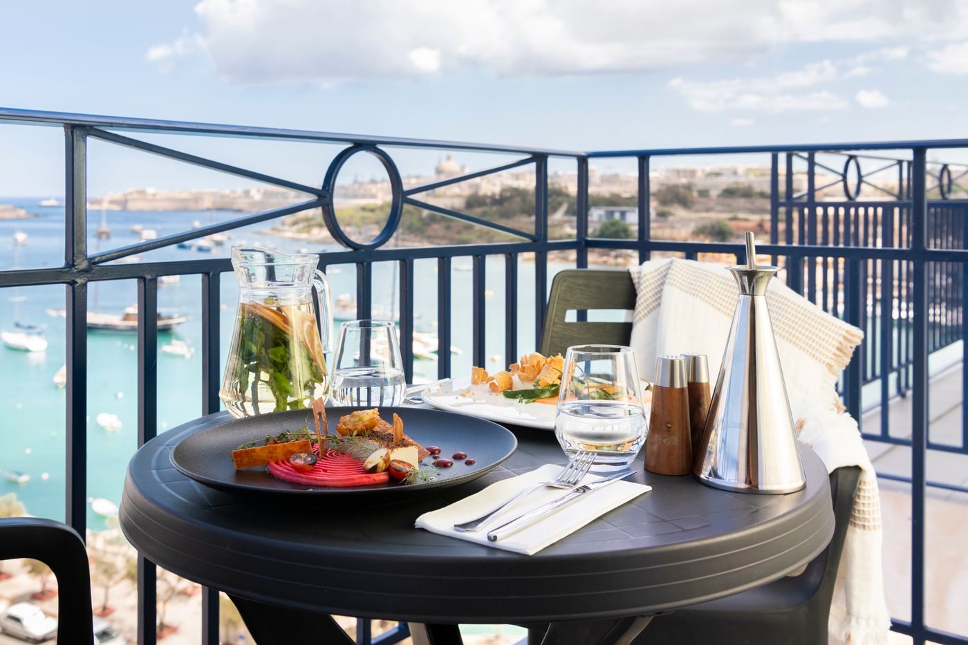 Waterfront-Hotel-Room-28