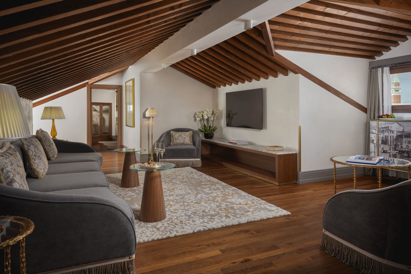 Gabrielli-Sandwirth-Room-6