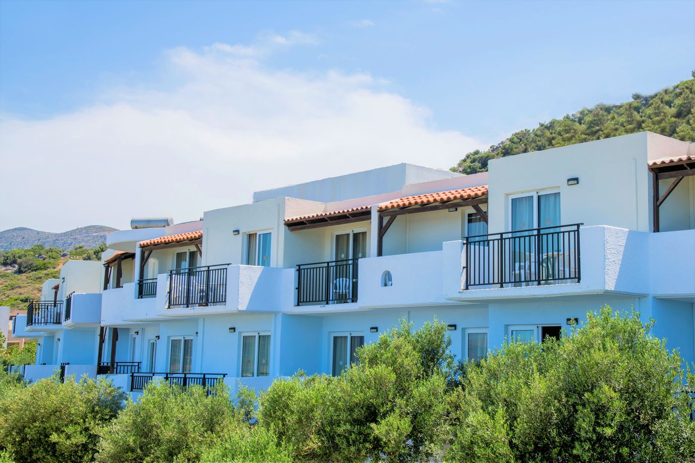 Hotel-Semiramis-Village-General-view-15