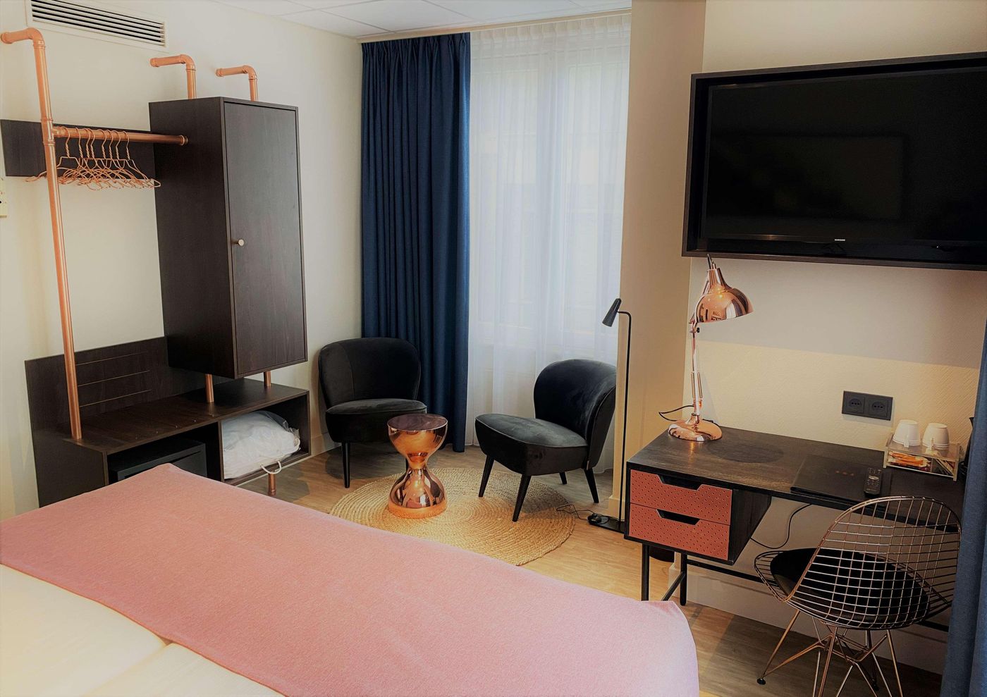 Best-Western-Dam-Square-Inn-Room-6