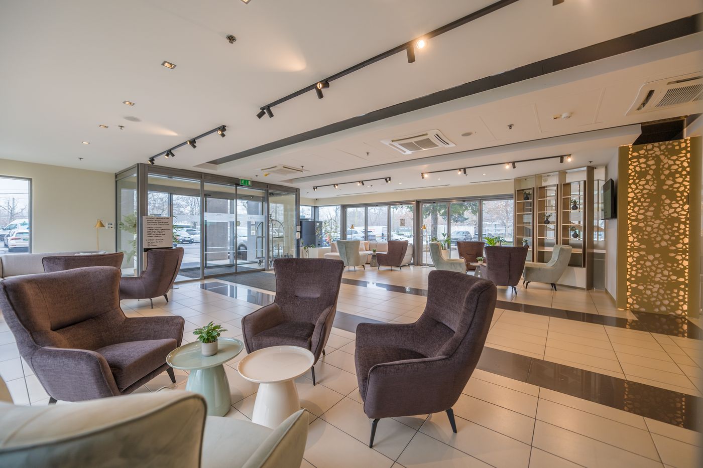 Expo-Congress-Hotel-Lobby-10