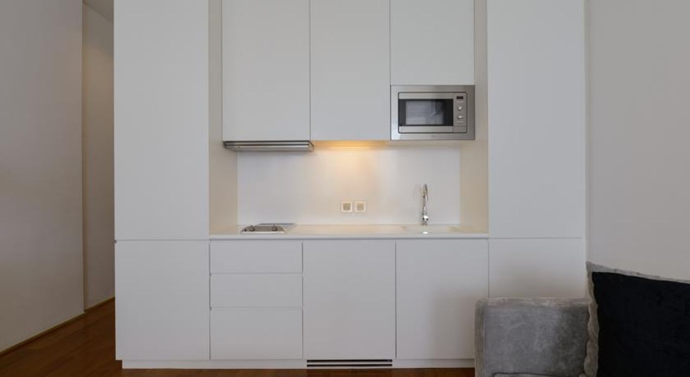 The-Connaught-Hong-Kong-Room-2