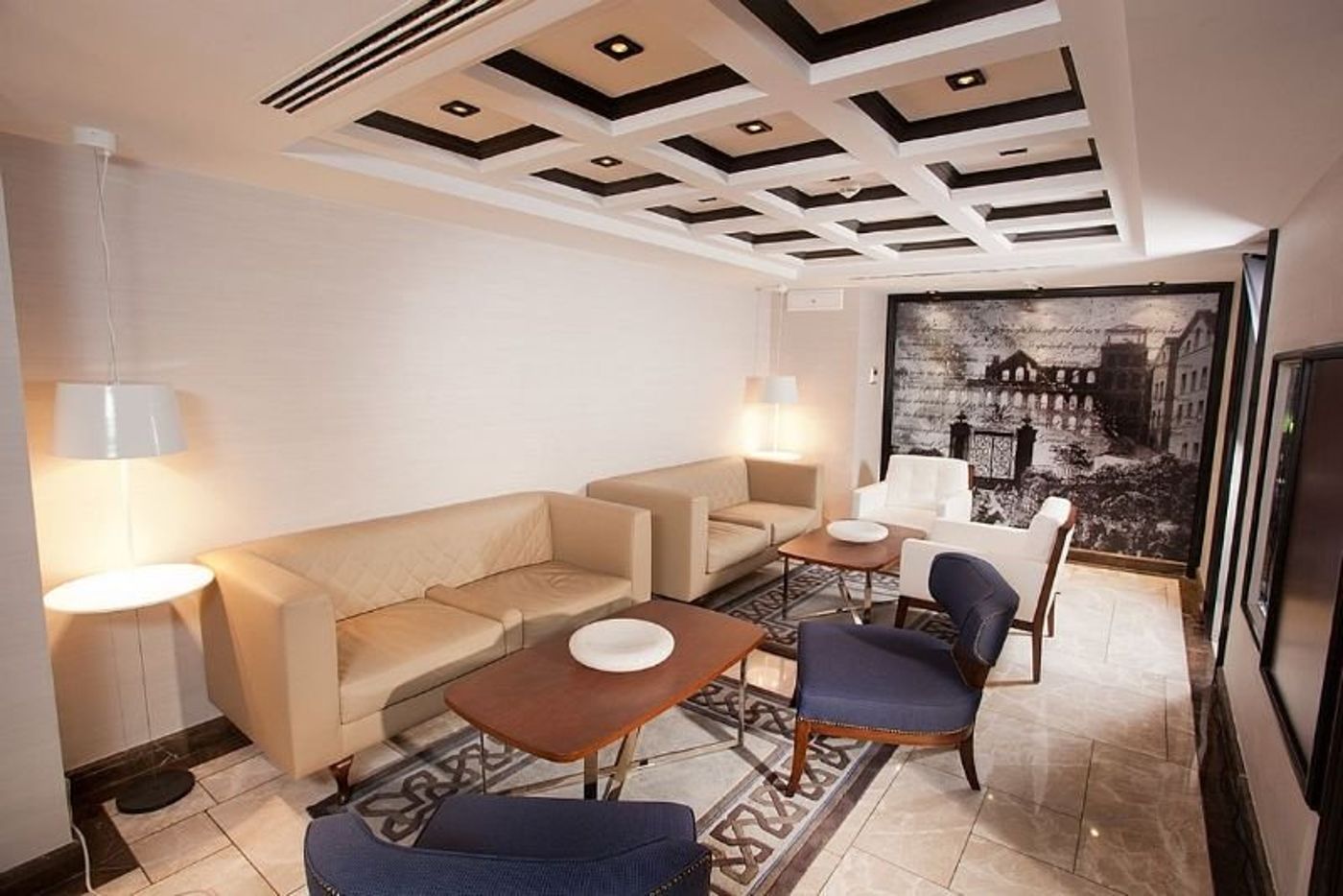 La-Villa-Hotel-Lobby-3