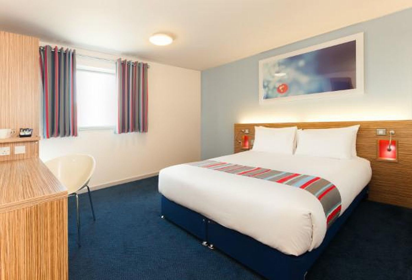 Travelodge Manchester Salford Quays-United Kingdom-MANCHESTER-Room-6