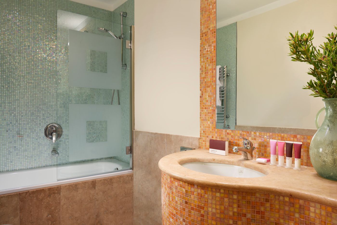 Enterprise-Hotel-Design---Boutique-Room-45