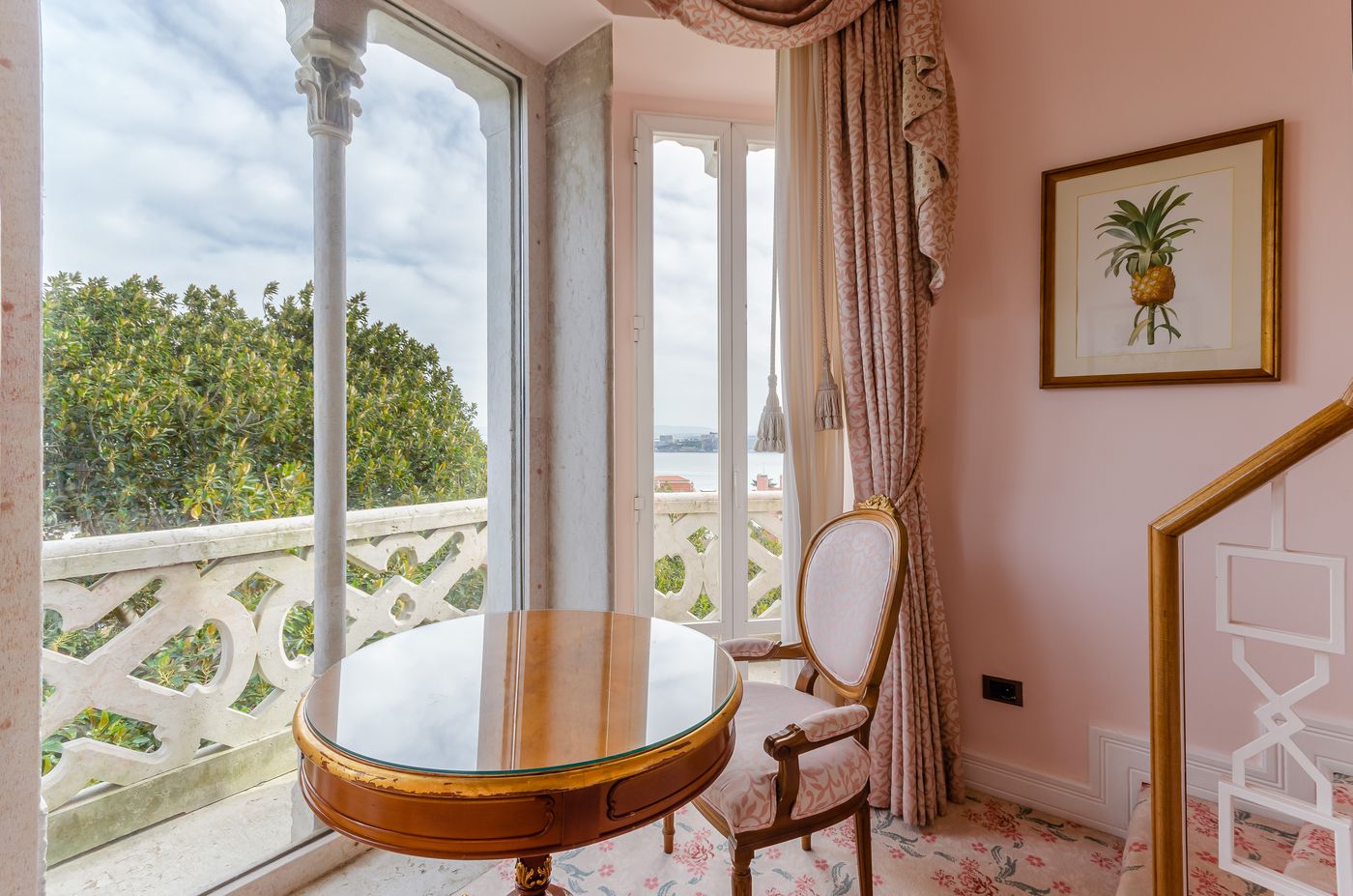 Olissippo-Lapa-Palace----The-Leading-Hotels-World-Room-3