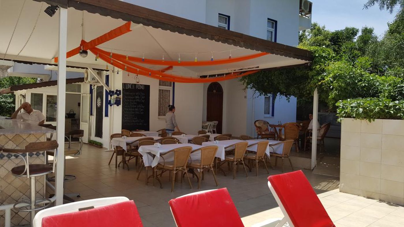 Tolan-Apartments-Restaurant-11