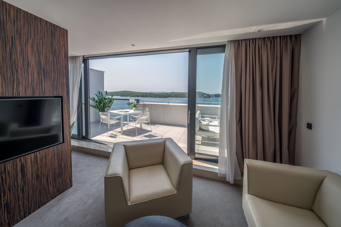 Hotel-Bellevue-Superior-City-Hotel-Room-9