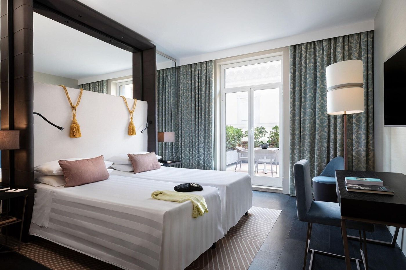 Sina-Bernini-Bristol--Autograph-Collection-Room-25