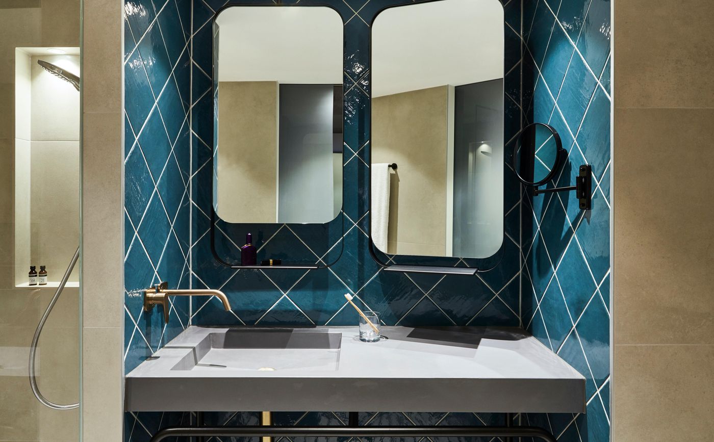 Hotel-Indigo-Berlin---East-Side-Gallery-Room-33