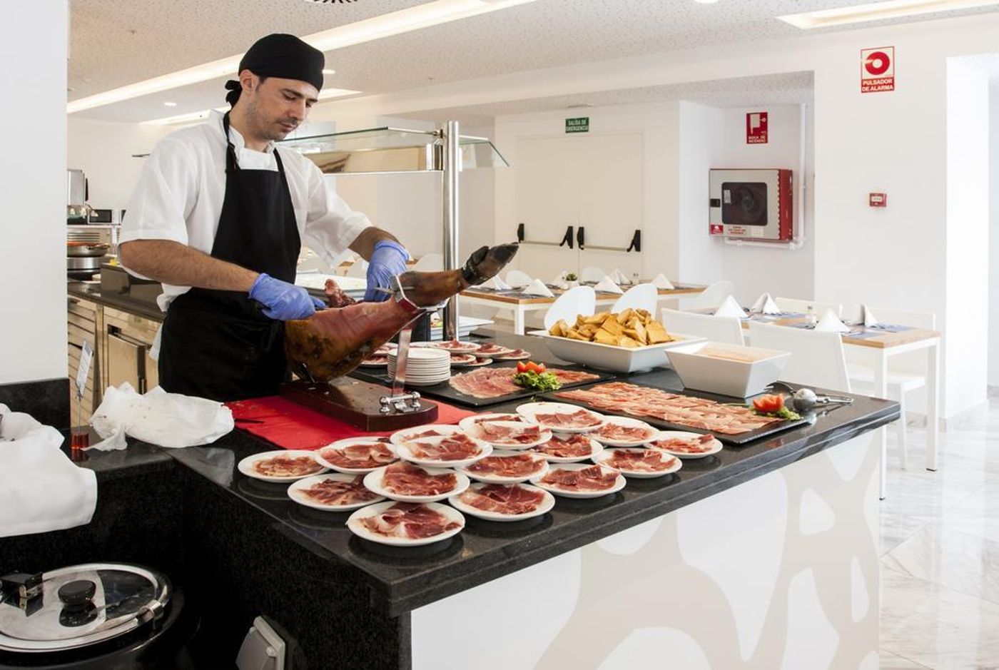 Magic-Aqua-Villa-Luz-Restaurant-35