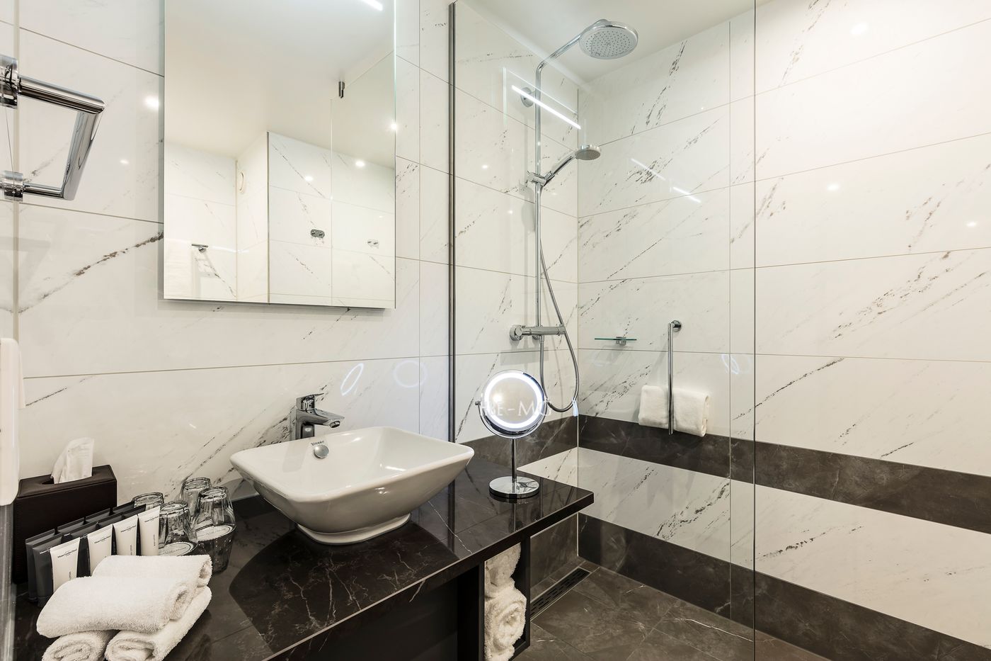 Monet-Garden-Hotel-Amsterdam-Room-27