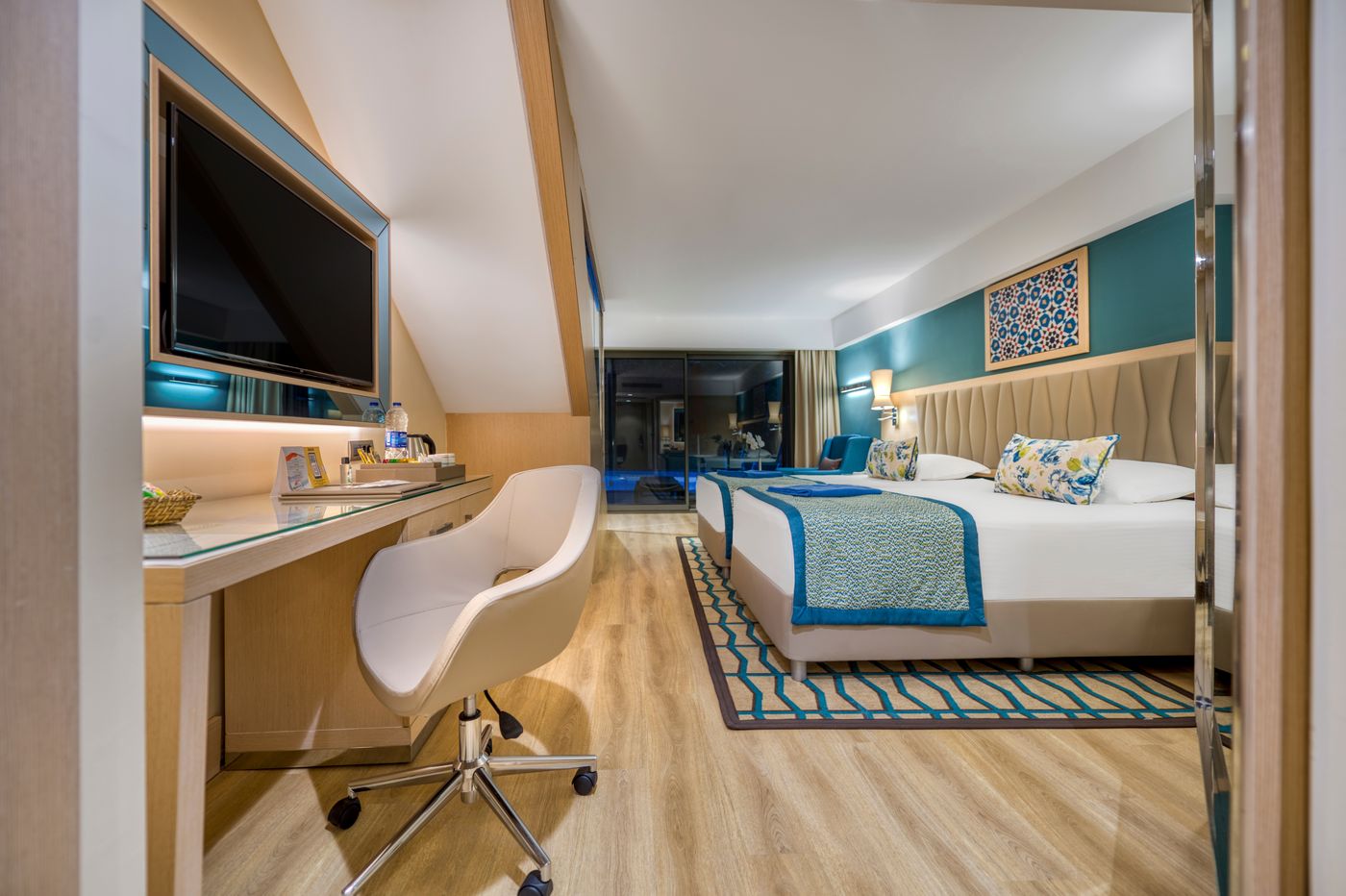 Club-Mega-Saray-Room-40