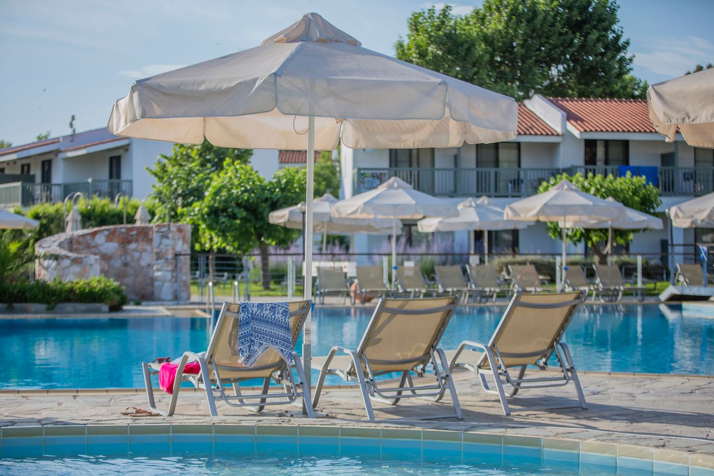 Golden-Coast-Hotel-and-Bungalows-Pool-52