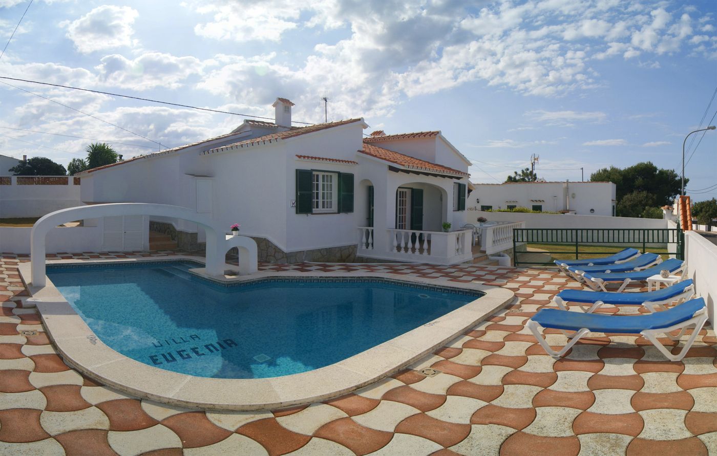 Calan Porter Playa Apartments