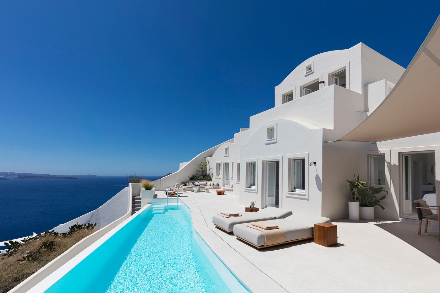 Canaves-Oia-Suites---Adults-Only-Room-1