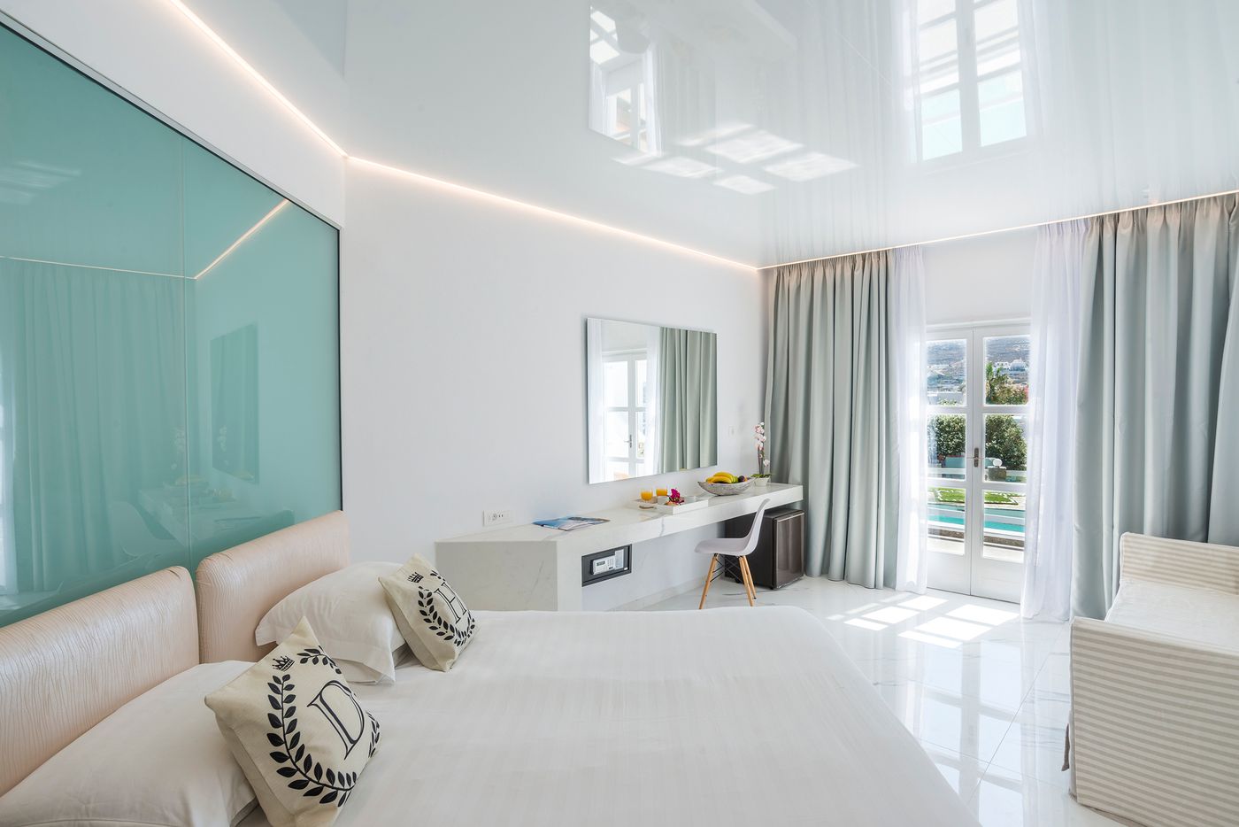 Dionysos-Luxury-Hotel-Mykonos-Room-15