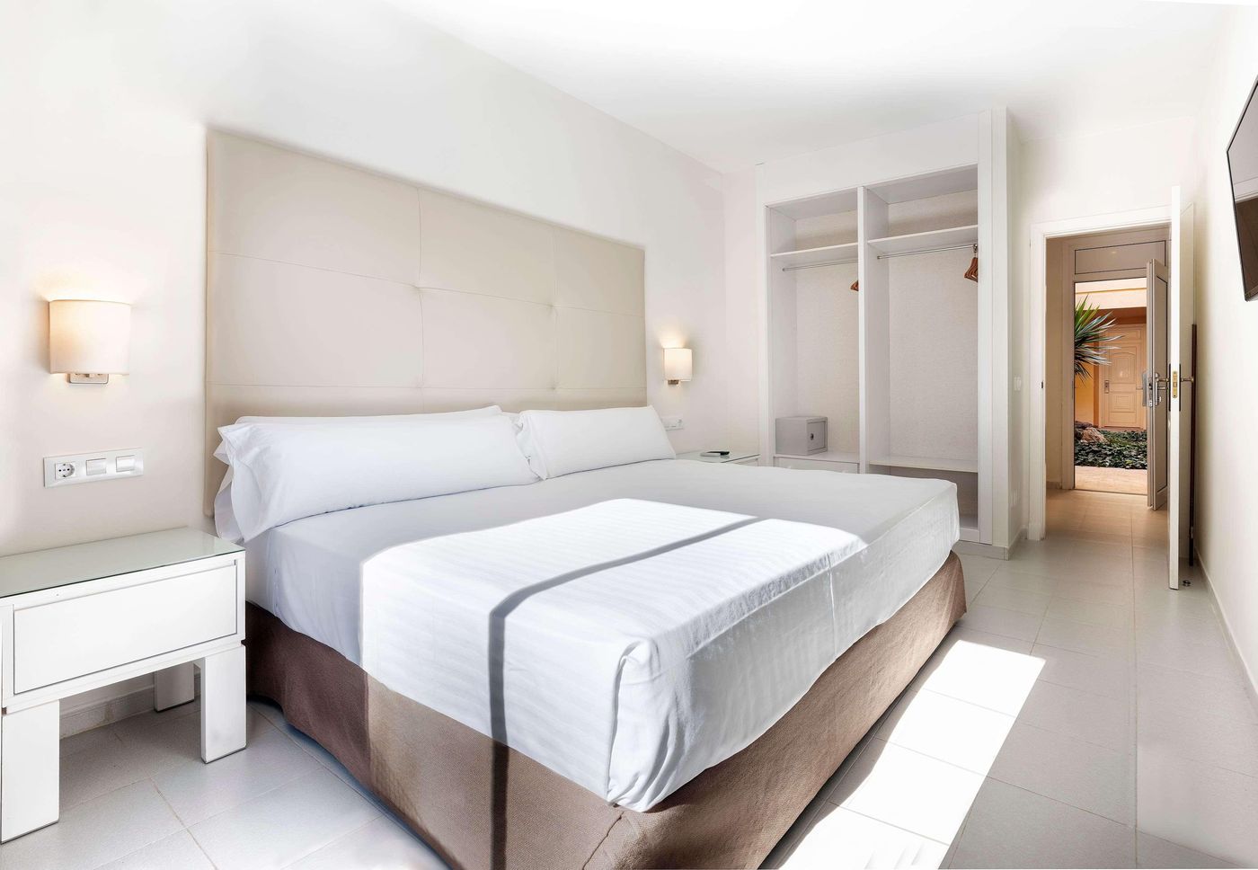 Sol-Sancti-Petri-Apartamentos-Room-36