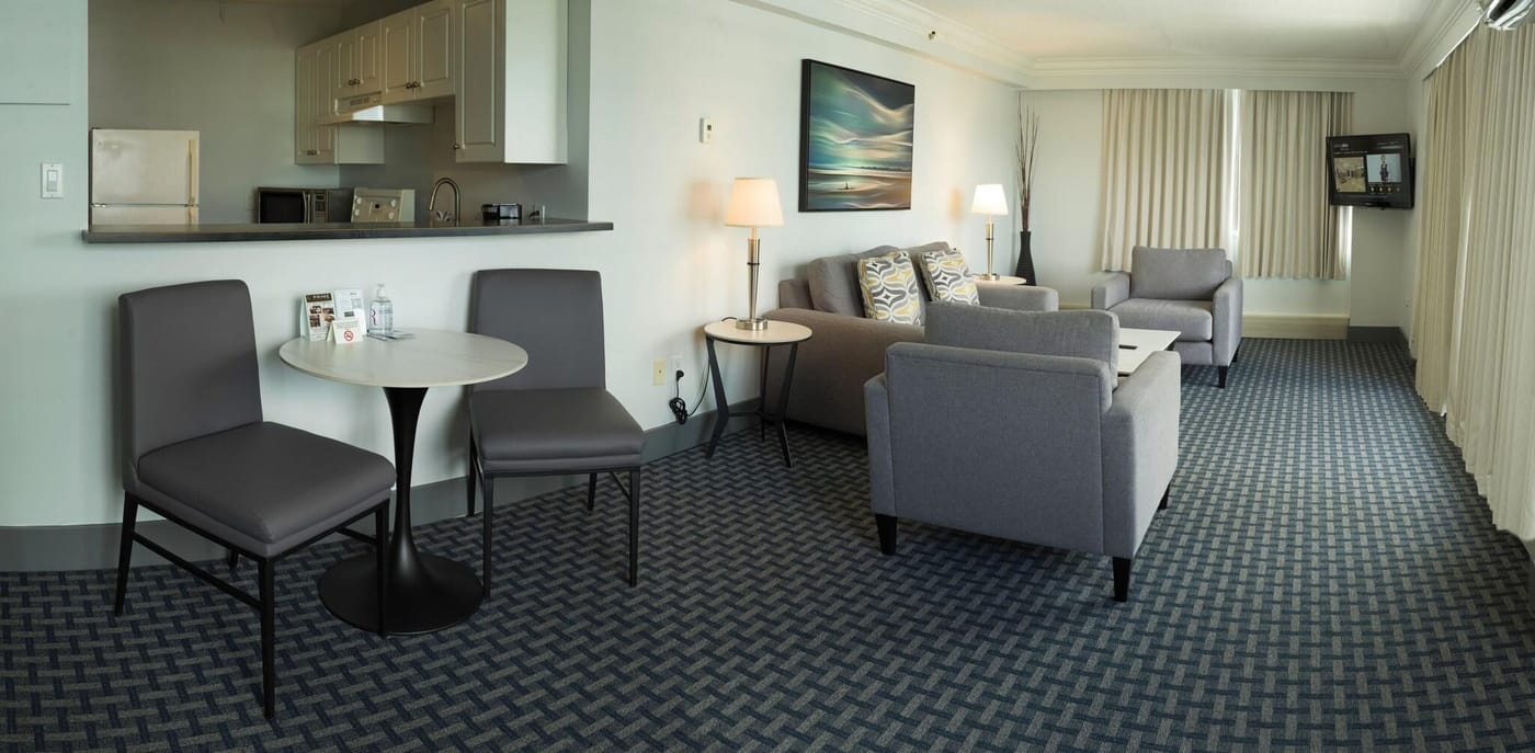 Century-Plaza-Hotel---Spa-Vancouver-Room-58