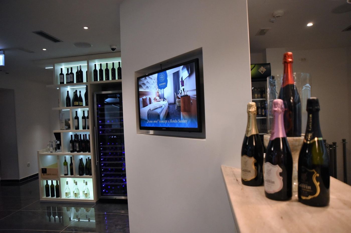 Santiny Hotel & Restaurant-Croatia-SVETA NEDELJA-Lobby-4