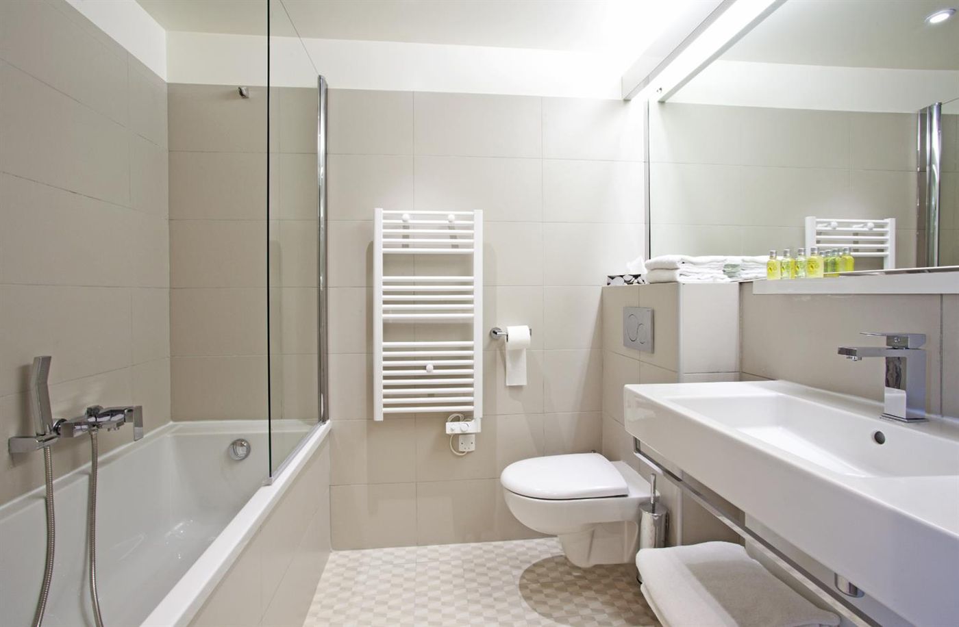 Golden Tulip Avignon Le Paradou-France-MONTFAVET-Room-8