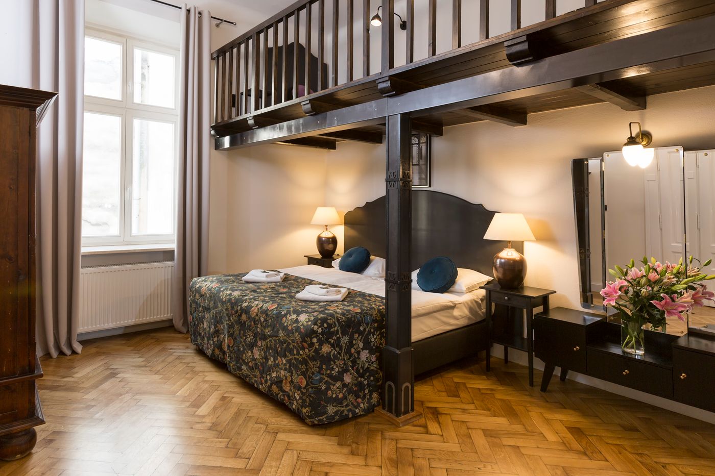 Antique-Apartments-Plac-Szczepanski-Room-17