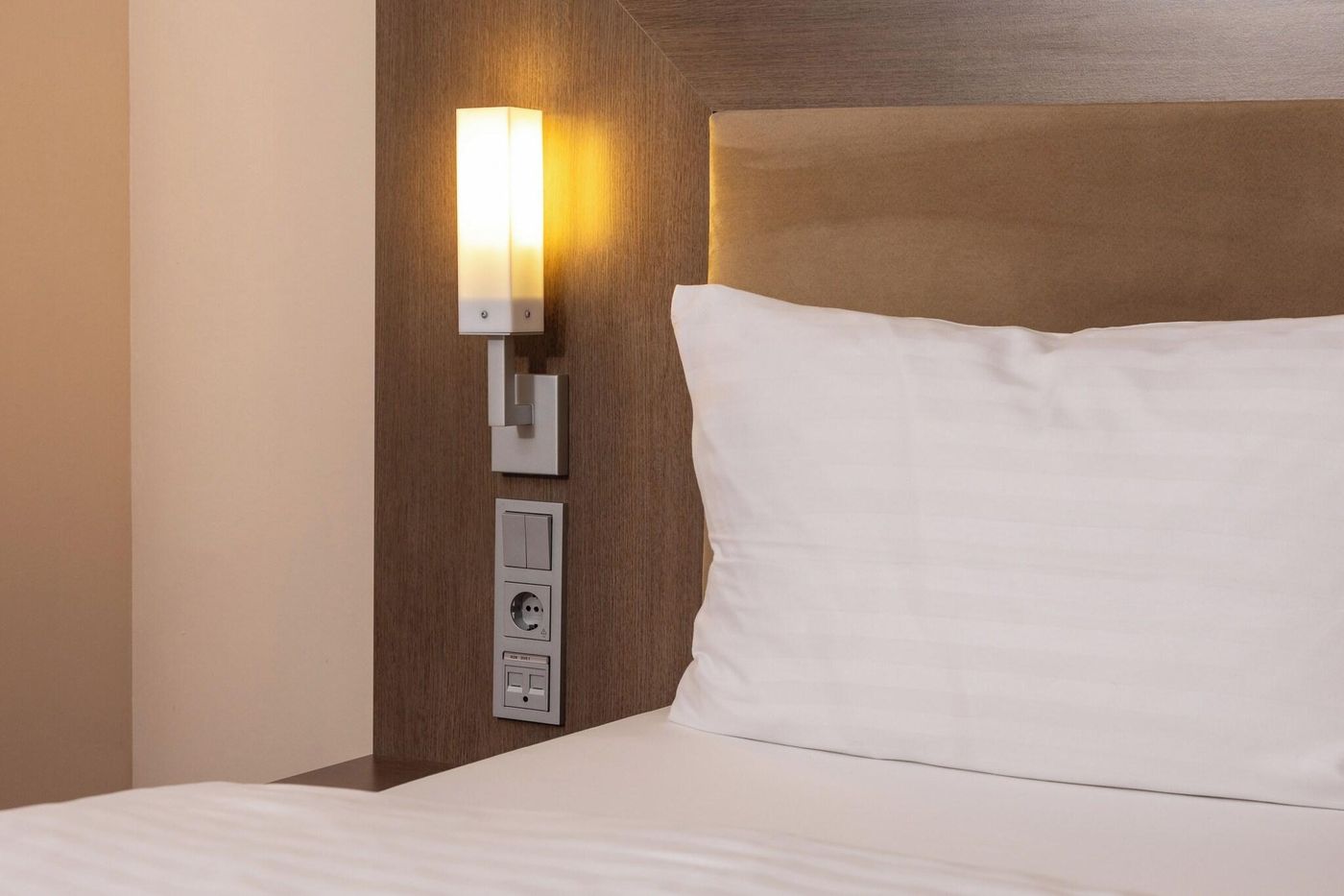 IntercityHotel-Berlin-Airport-Area-North-Room-24