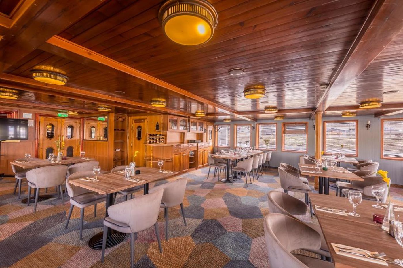 Fortuna-Boat-Hotel-Budapest-Restaurant-10