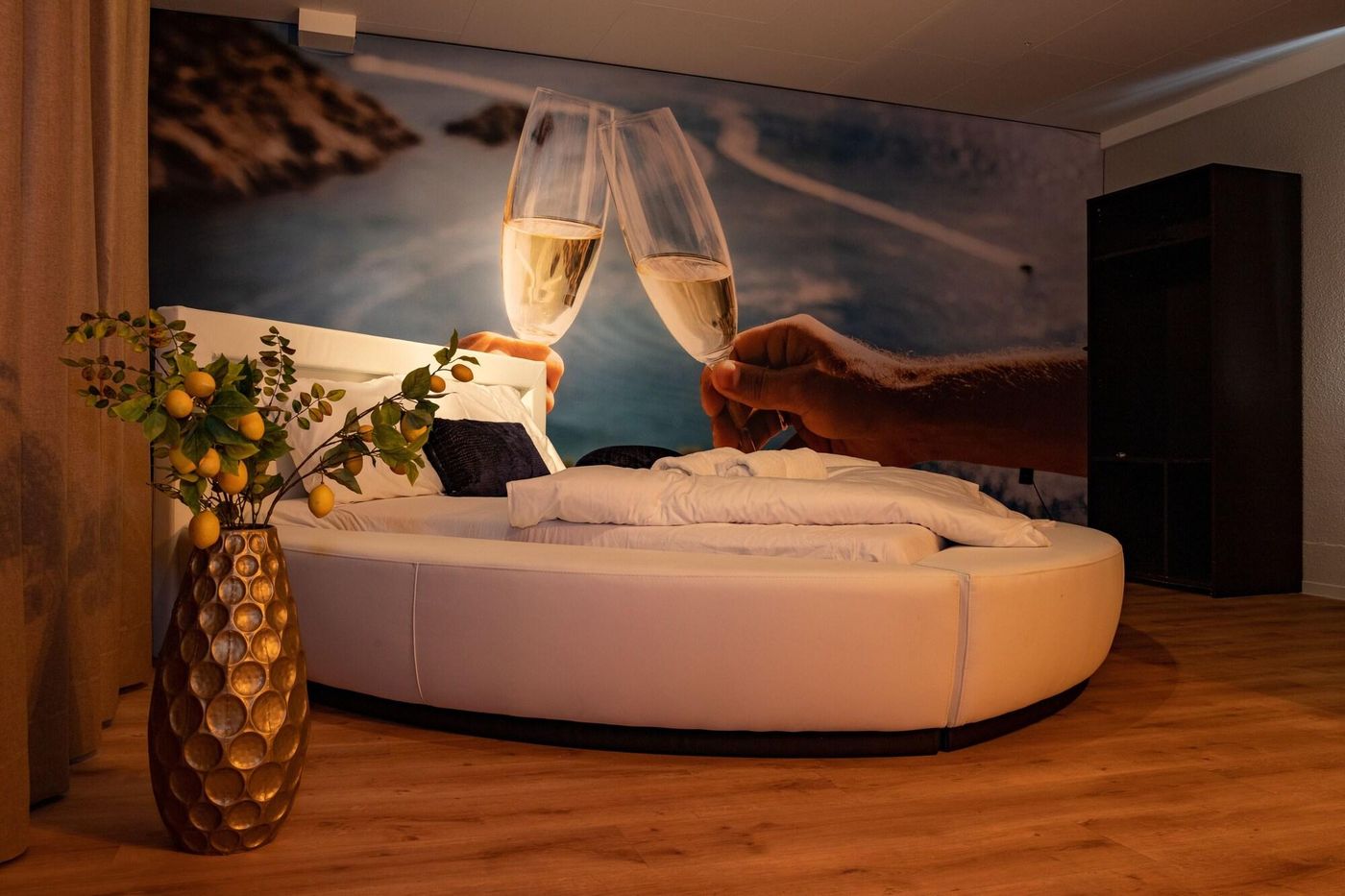 Boutique Hotel Four-Netherlands-Geldrop-Room-3