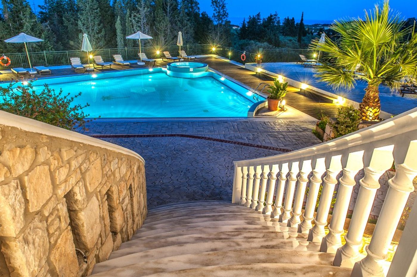 Gerakas Belvedere Luxury Suites