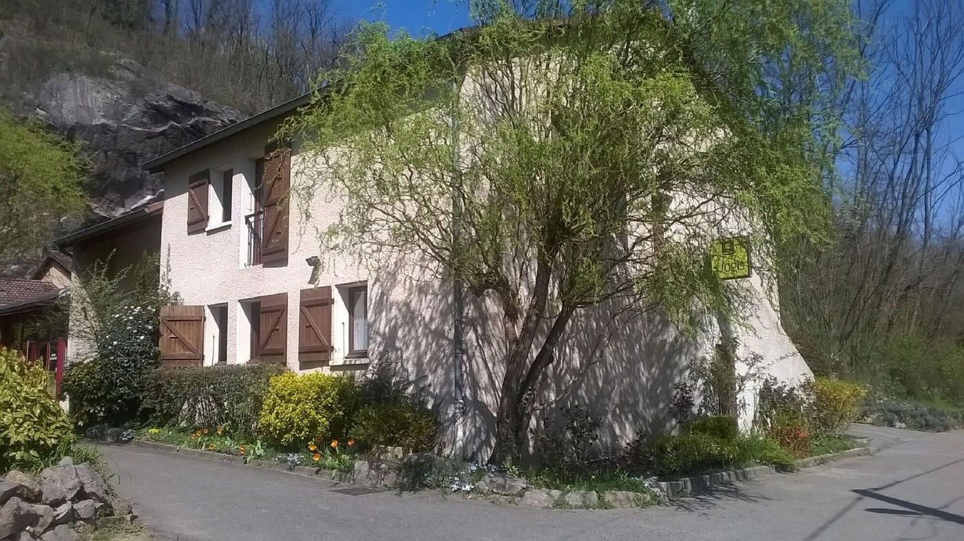 Hôtel La Cascade - France - SAINT-GENIS-LES-OLLIERES - General view - 5