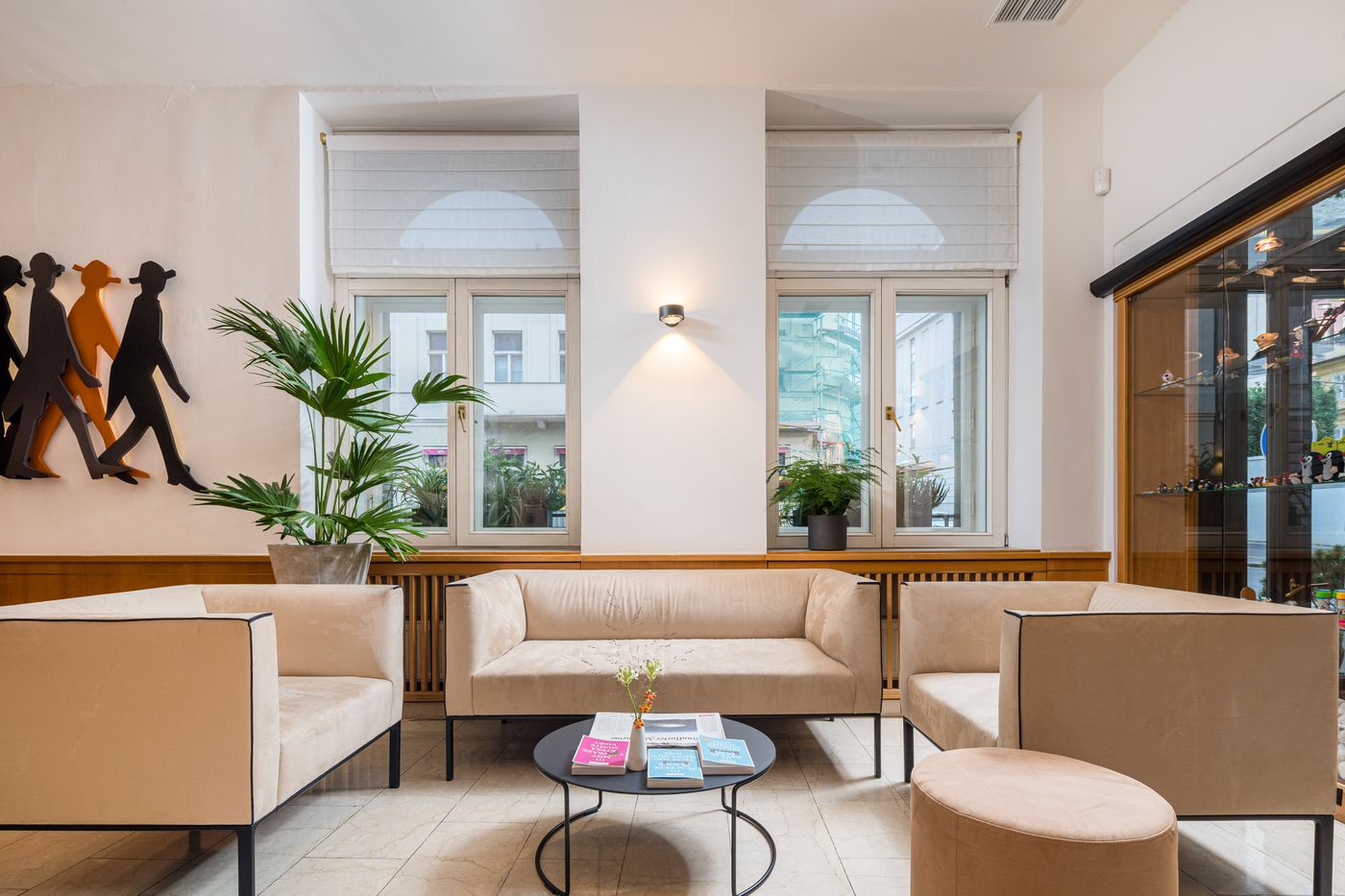 Best-Western-Hotel-Moran-Lobby-6