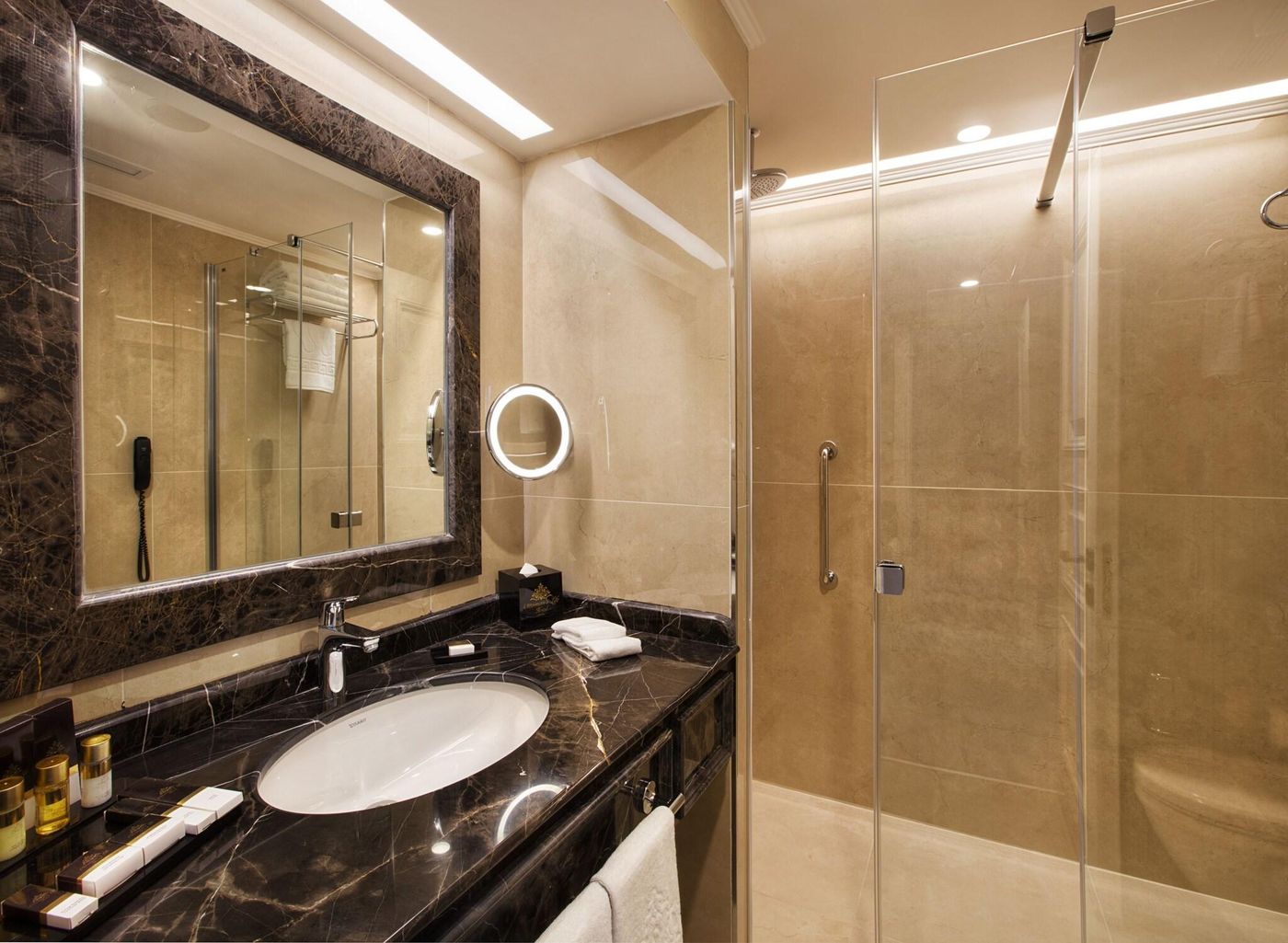 Ottomans-Life-Hotel-Deluxe-Room-35