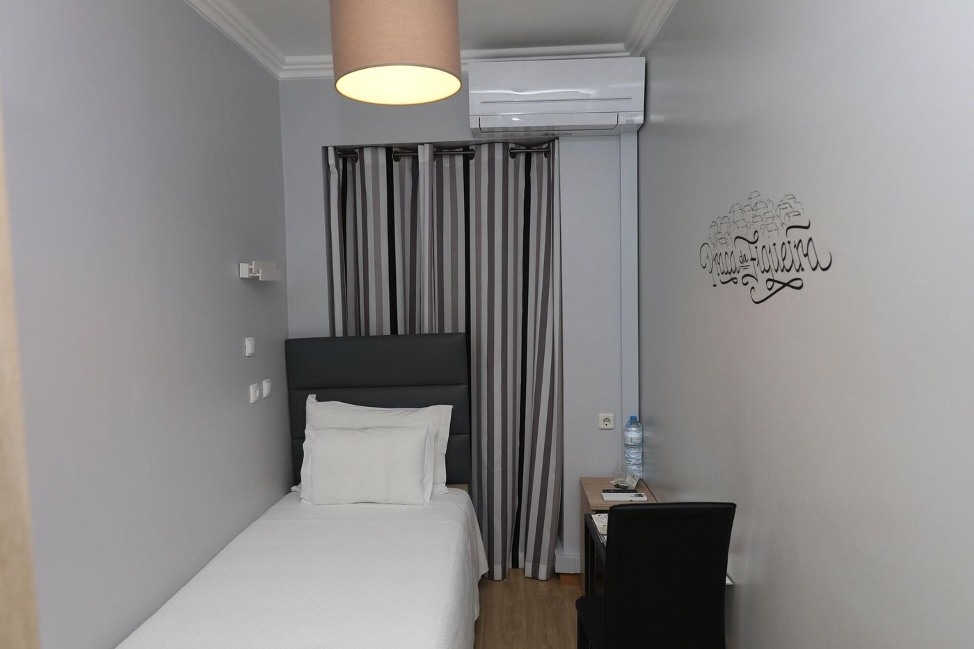 O-El-trico-Guesthouse-Room-17