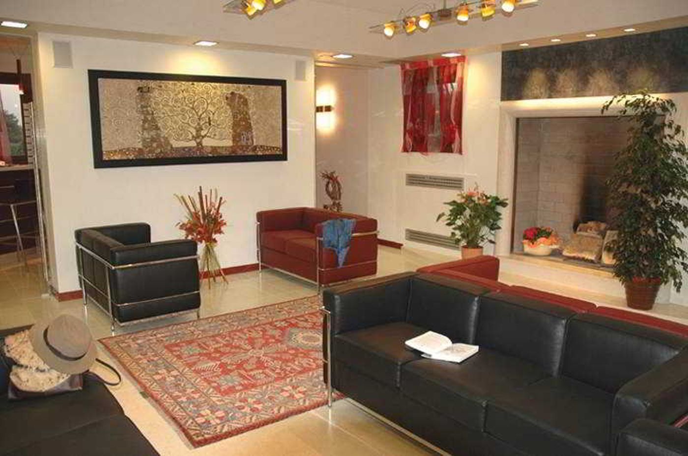 Park-Hotel-Annia-Lobby-12